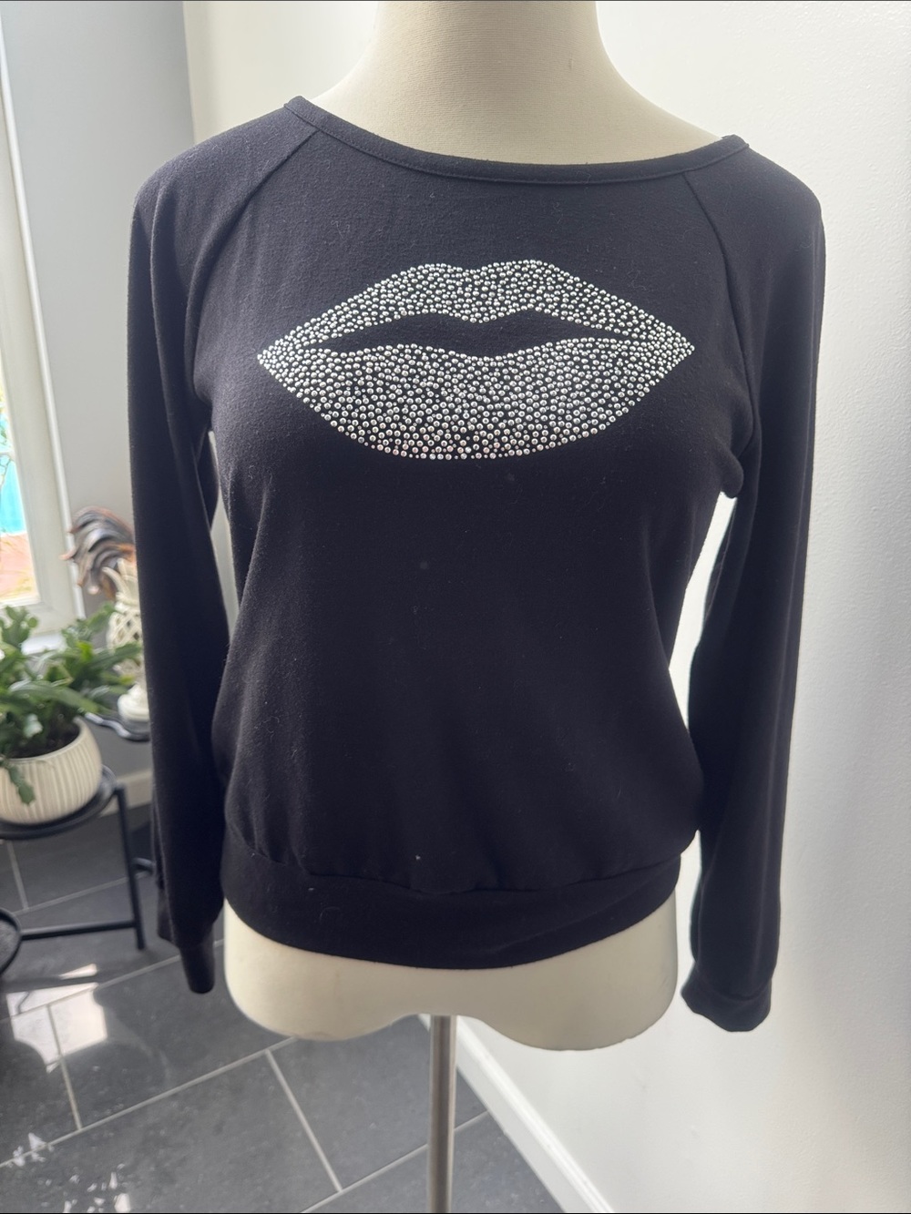 Venus Black Rhinestone Lip Graphic Sweatshirt for Women
